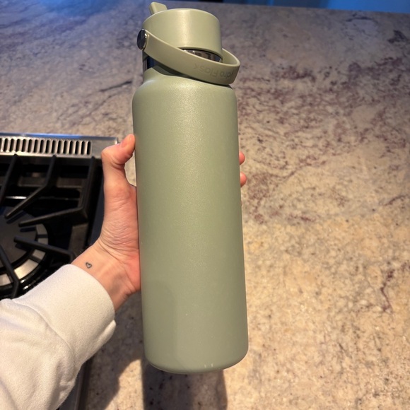 40 oz Wide Mouth Hydroflask with Flex Straw Cap - Picture 5 of 5